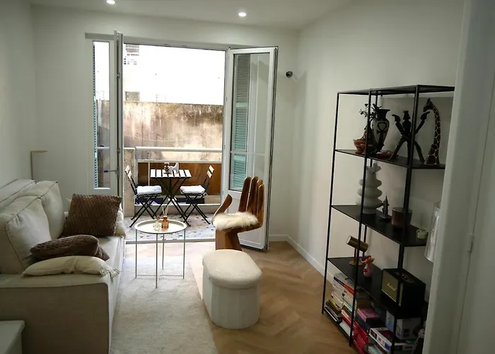 - Promenade & Apartment