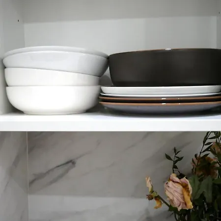 - Promenade & Apartman *