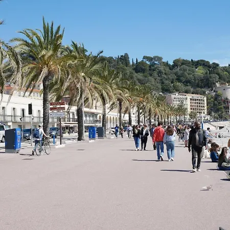 - Promenade & * Nizza