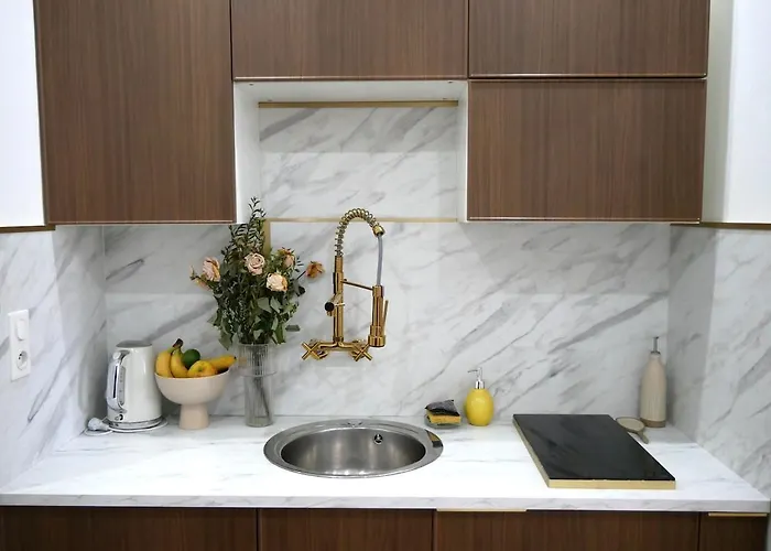 - Promenade & Apartman Nizza